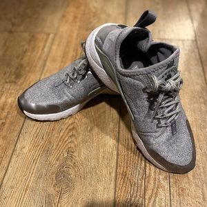 Gray Nike Air Huarache Size 8